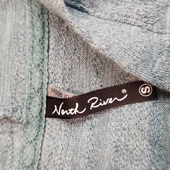 North River Small hooded top. - Picture 2 of 5